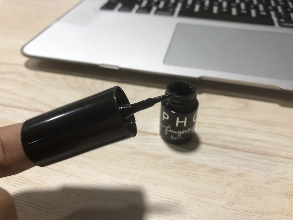 Sephora Fingertip Eyeliner With Groove on Top