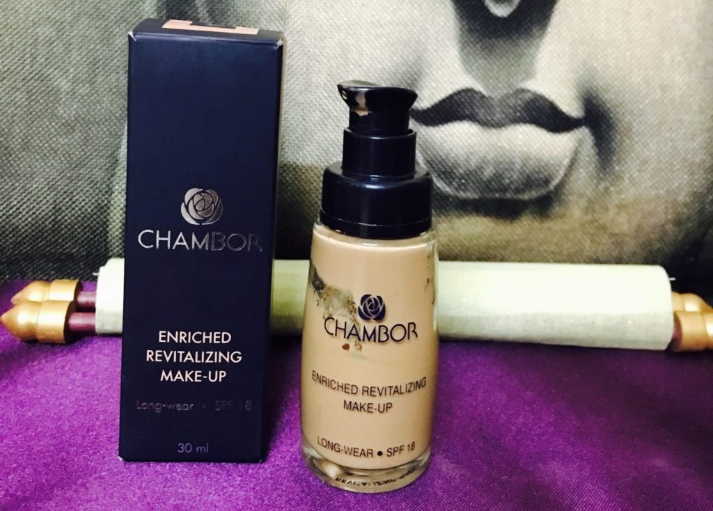 Chambor Enriched Revitalising Make Up Foundation Closer Look